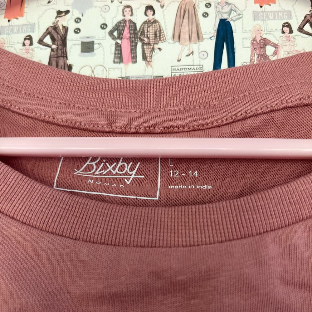 NWT California graphic tee 🖤 - Picture 2 of 5